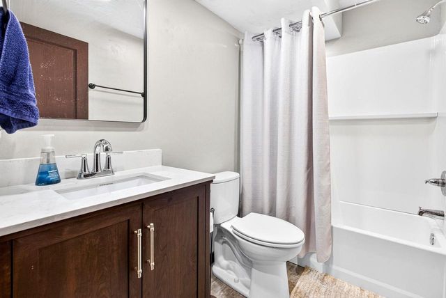 2149 CAROLINE COURT, Neenah, WI 54956