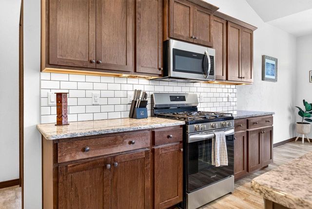 2149 CAROLINE COURT, Neenah, WI 54956