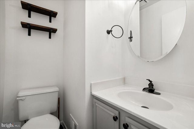 8316 LINDEN OAKS CT, Lorton, VA 22079