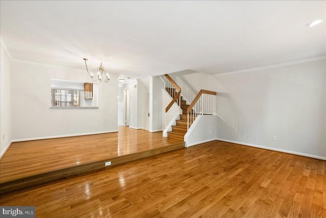 8316 LINDEN OAKS CT, Lorton, VA 22079