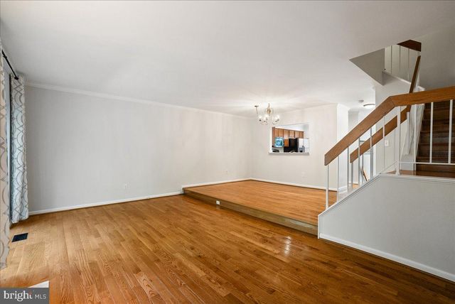 8316 LINDEN OAKS CT, Lorton, VA 22079