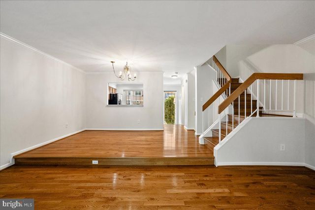 8316 LINDEN OAKS CT, Lorton, VA 22079