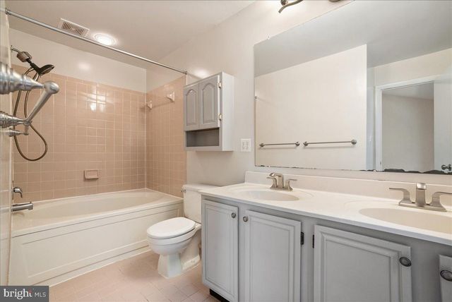 8316 LINDEN OAKS CT, Lorton, VA 22079