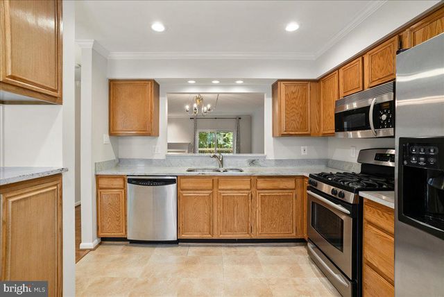 8316 LINDEN OAKS CT, Lorton, VA 22079