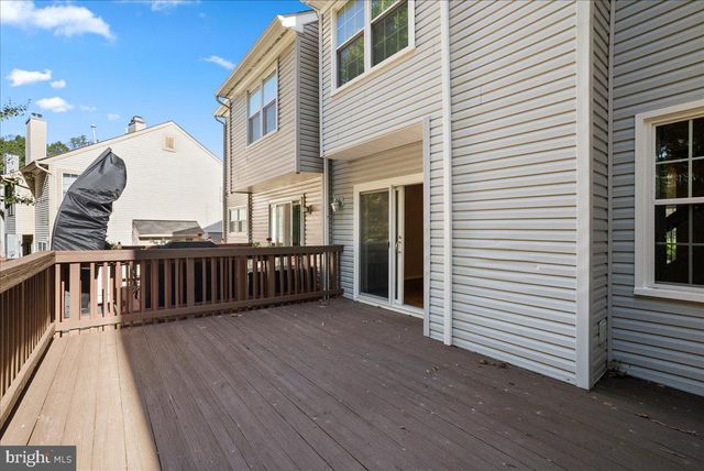 8316 LINDEN OAKS CT, Lorton, VA 22079