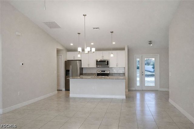 2600 NW 4th AVE, Cape Coral, FL 33993