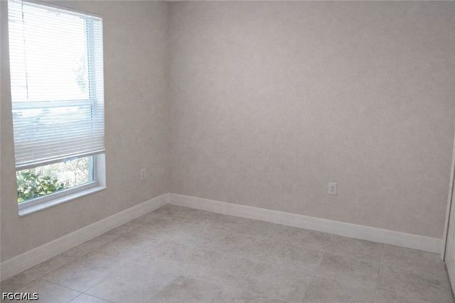 2600 NW 4th AVE, Cape Coral, FL 33993