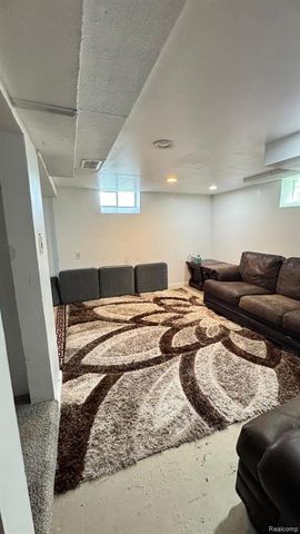 7308 Winthrop Street, Detroit, MI 48228