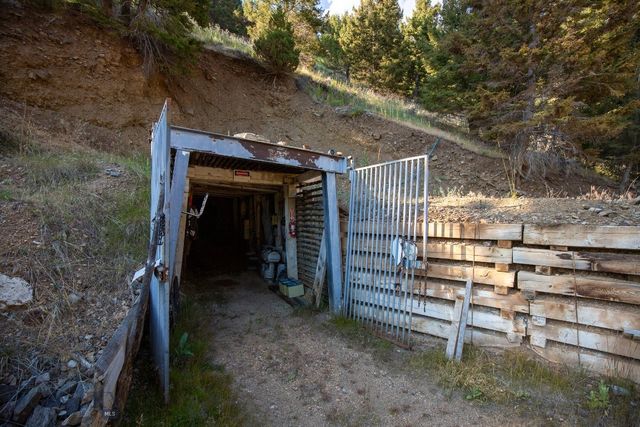 576 Wisconsin Creek Road, Sheridan, MT 59749