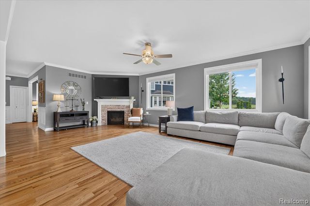 18735 Newport, Macomb, MI 48042