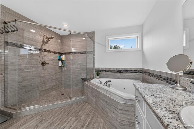 18735 Newport, Macomb, MI 48042