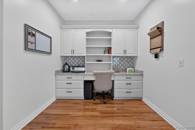 18735 Newport, Macomb, MI 48042