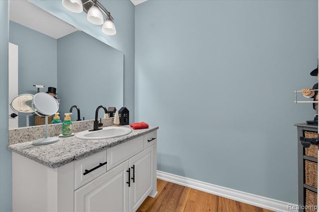 18735 Newport, Macomb, MI 48042
