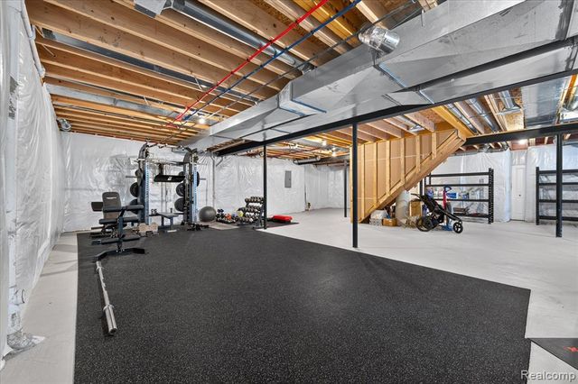 18735 Newport, Macomb, MI 48042