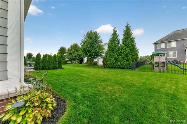 18735 Newport, Macomb, MI 48042