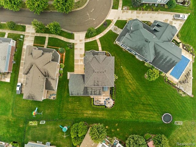 18735 Newport, Macomb, MI 48042