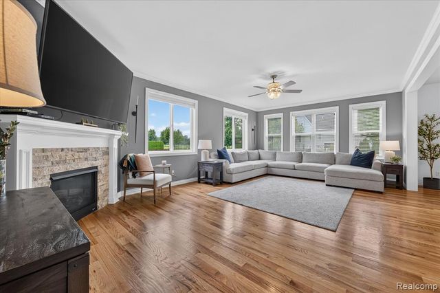 18735 Newport, Macomb, MI 48042