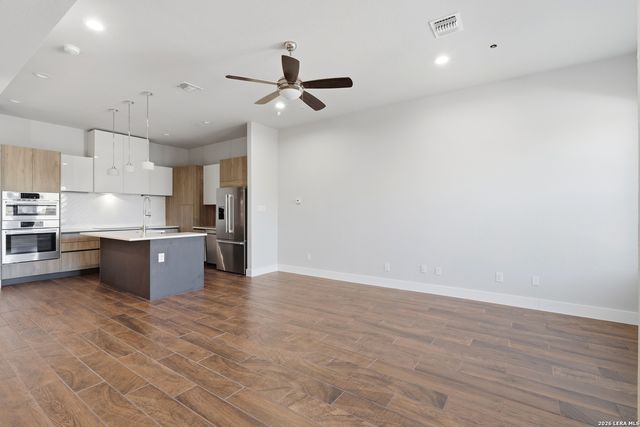 1817 N Saint Marys St Unit 102, San Antonio, TX 78212