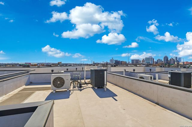 1817 N Saint Marys St Unit 102, San Antonio, TX 78212