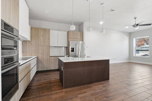 1817 N Saint Marys St Unit 102, San Antonio, TX 78212