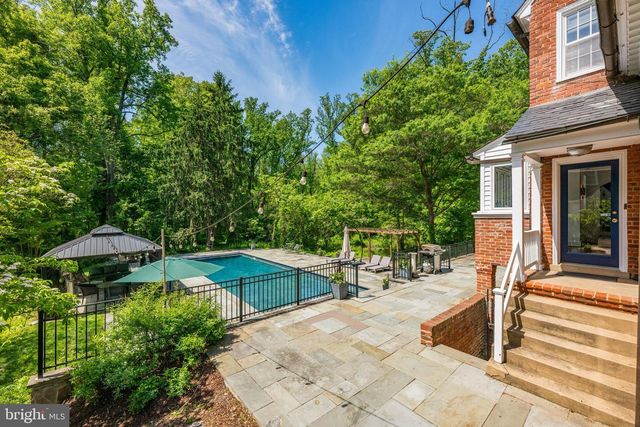 1702 KALMIA RD NW, Washington, DC 20012