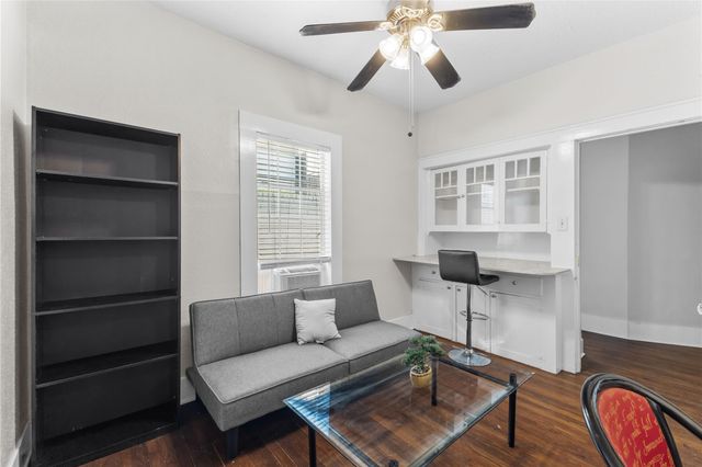 2511 Whitney A, Houston, TX 77006