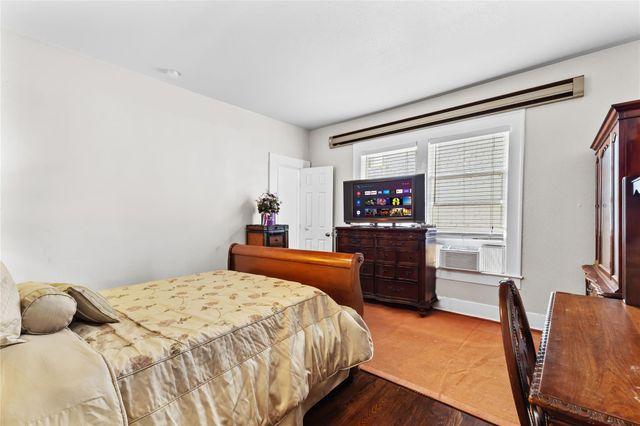 2511 Whitney A, Houston, TX 77006