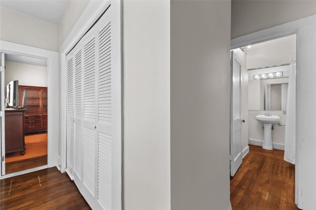 2511 Whitney A, Houston, TX 77006