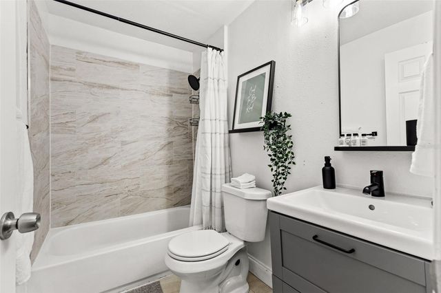 6806 N 17TH STREET, Tampa, FL 33610