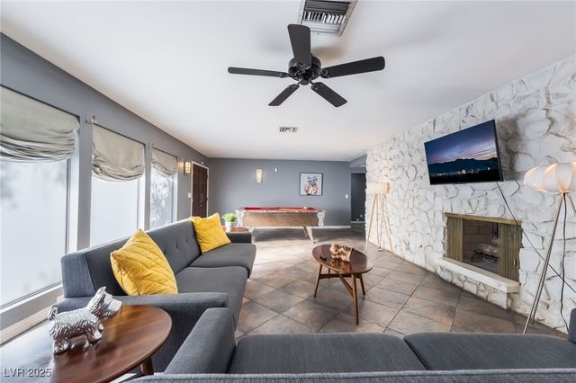 909 Cashman Drive, Las Vegas, NV 89107