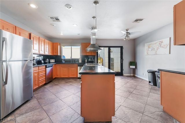 909 Cashman Drive, Las Vegas, NV 89107