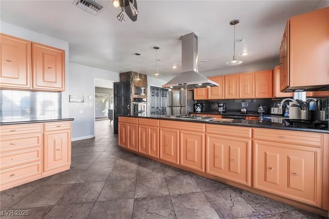 909 Cashman Drive, Las Vegas, NV 89107