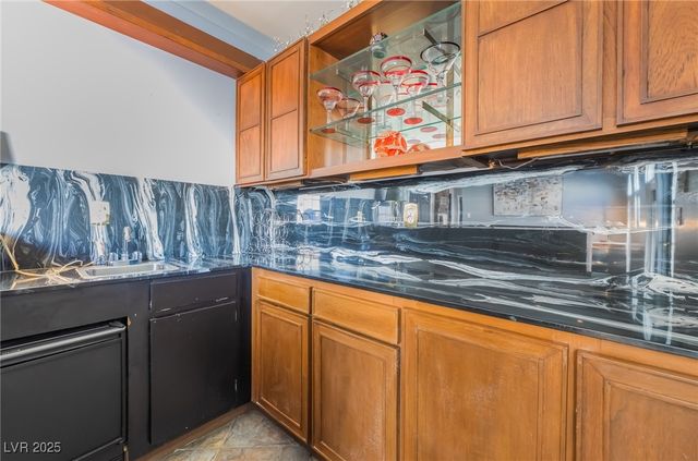 909 Cashman Drive, Las Vegas, NV 89107