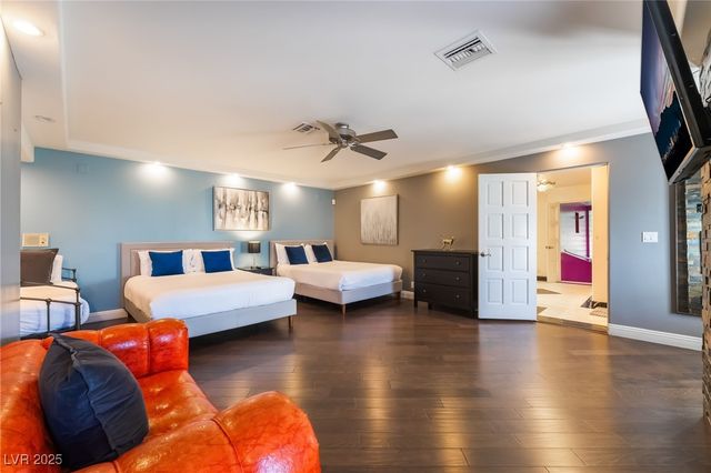 909 Cashman Drive, Las Vegas, NV 89107