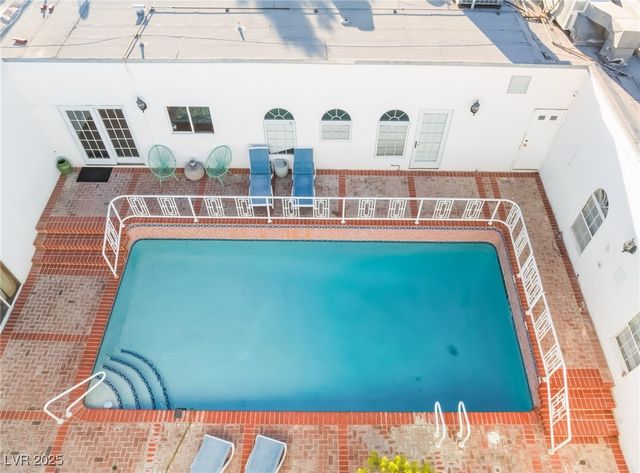 909 Cashman Drive, Las Vegas, NV 89107