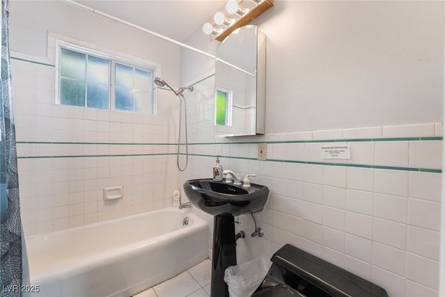 909 Cashman Drive, Las Vegas, NV 89107