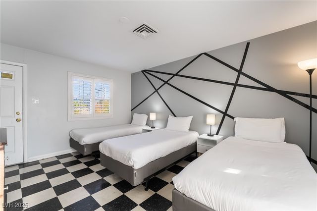 909 Cashman Drive, Las Vegas, NV 89107