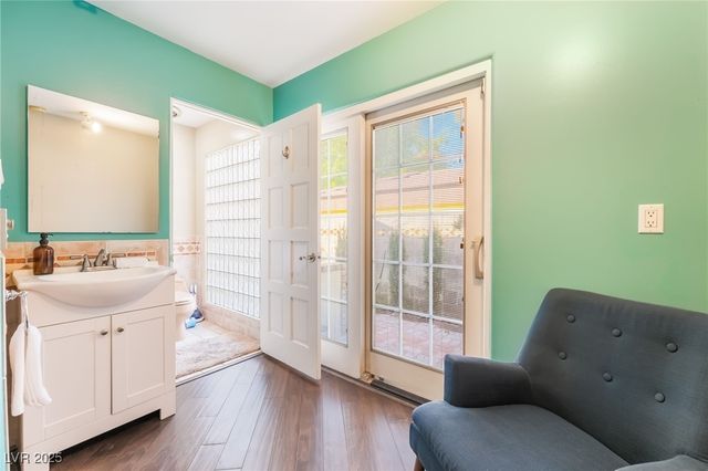 909 Cashman Drive, Las Vegas, NV 89107