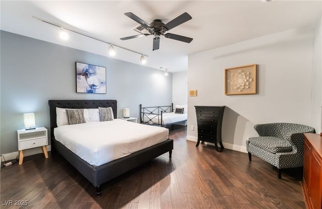 909 Cashman Drive, Las Vegas, NV 89107