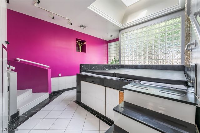 909 Cashman Drive, Las Vegas, NV 89107