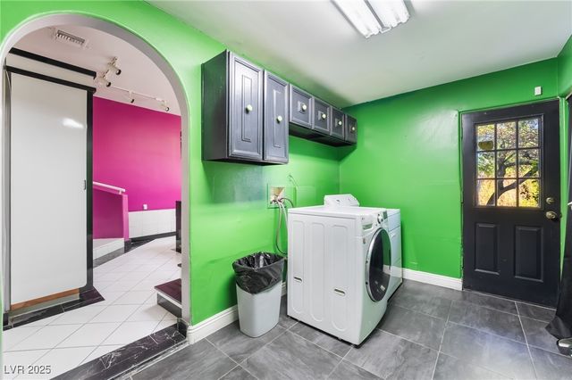 909 Cashman Drive, Las Vegas, NV 89107