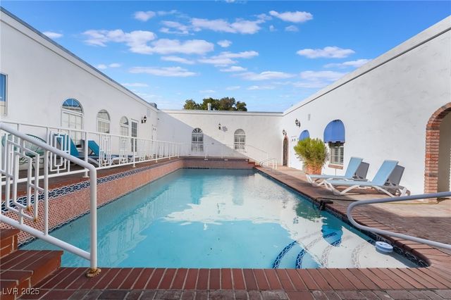 909 Cashman Drive, Las Vegas, NV 89107