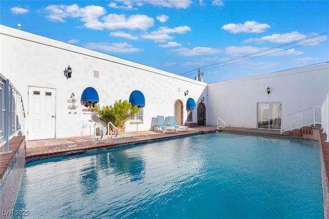 909 Cashman Drive, Las Vegas, NV 89107