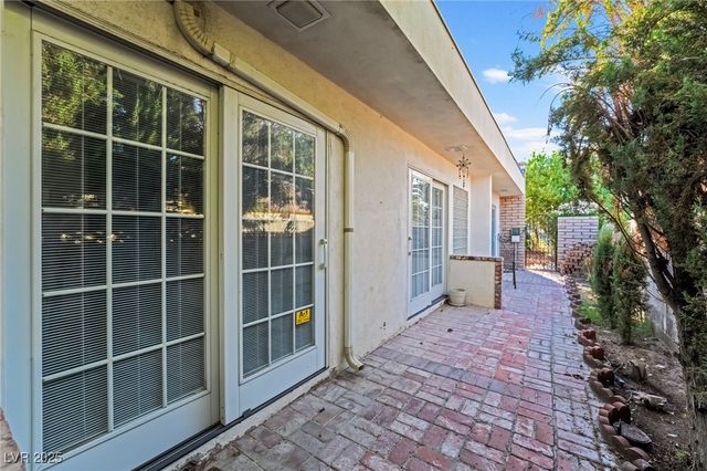 909 Cashman Drive, Las Vegas, NV 89107