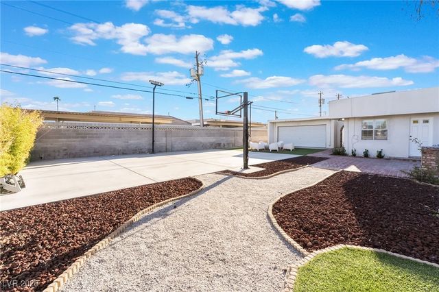 909 Cashman Drive, Las Vegas, NV 89107