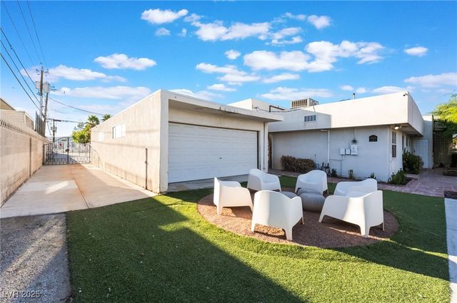 909 Cashman Drive, Las Vegas, NV 89107