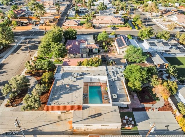 909 Cashman Drive, Las Vegas, NV 89107