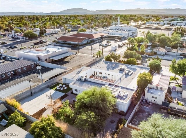 909 Cashman Drive, Las Vegas, NV 89107