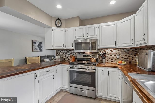 1813 FITZWATERTOWN RD, Willow Grove, PA 19090