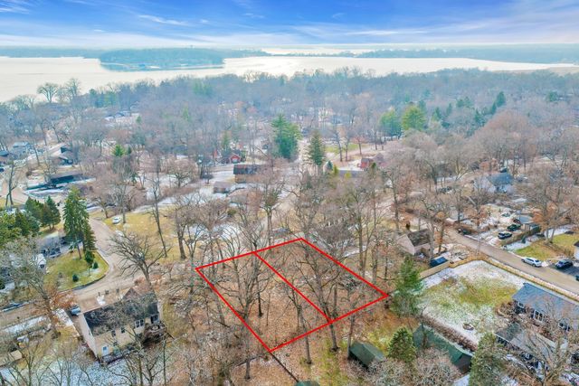 27580 W Stonegate Drive, Spring Grove, IL 60081